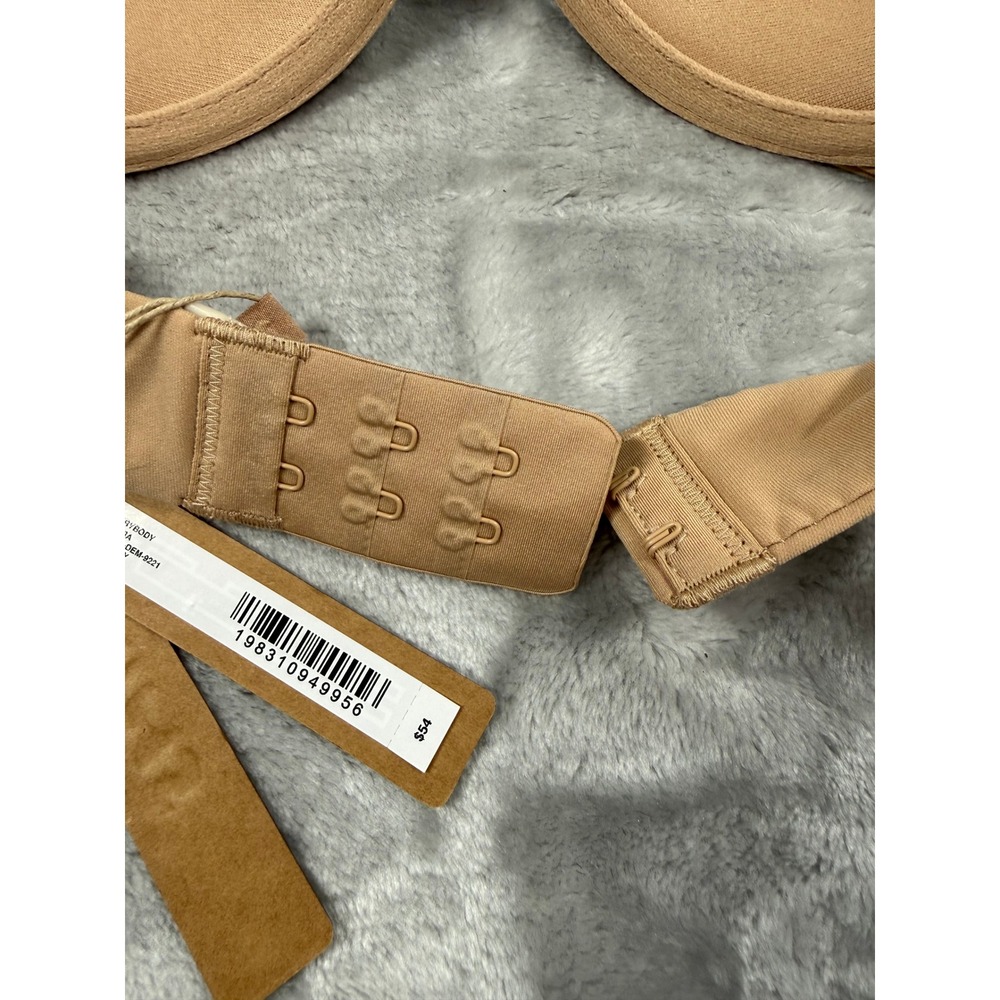 NWT SKIMS Fits Everybody T-Shirt Bra Clay Tan Underwire 34C - Picture 3 of 4